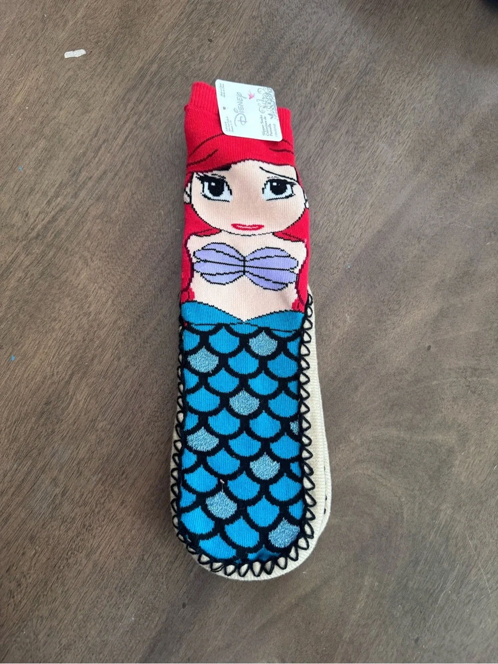 NEW 1 PAIR DISNEY LITTLE MERMAID ARIEL SLIPPER SOCKS SIZE SMALL (5-7) NON-SLIP